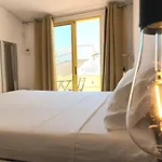Lovelystay - Yellow Submarine House