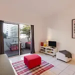 Modern Apartment By The Sea