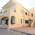 Lovelystay - Cozy 1Br Flat In Alvor With Ac And Balcony