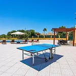 Villa Nincha - Heated Pool - Free Wi-Fi - Air Con