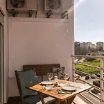 Algarve Beach Vibes Apartment, Wifi, Pool, Ac, Bbq