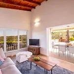 Casa Amada - Private Villa - Heated Pool - Free Wifi - Air Con