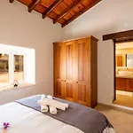 Casa Amada - Private Villa - Heated Pool - Free Wifi - Air Con