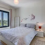 One Bedroom Apartment In Albur Village 2J