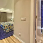 Victory Village 18E