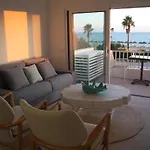 Front Sea Apartment