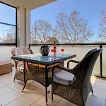 One Bedroom Apartment In Albur Village 1C