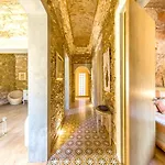 Spacious House With Sea View In Quelfes, Shared Pool