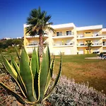 Spacious Apartment In Albufeira With Pool And Terrace