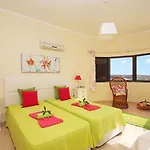 Villa Saint John By Algarve Vacation