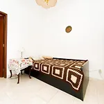 Simple Beach Lovers' Retreat In Espiche #1888