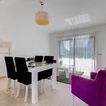 One Bedroom Apartment In Albur Village 1A