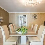 Beach Luxury Apartment