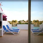 Villa Meia-Praia