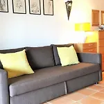 Apartamento T1 Em Lagos Com Piscina E Garagem