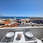 T2 Gaveto- Frente Mar, Wifi, Aconchegante & Familiar