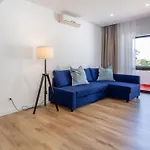Bright & Charming 1Bdr Apartment W/ Pool By Lovelystay