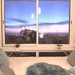 Love Nest - Sunny Ocean View Apartment Close To Arrifana Beach