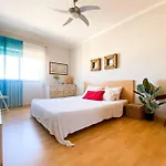 One Bed Cozy In The Center, 1Min From Train Station