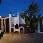 Villa 2, Cozy On Oura Beach, Albufeira