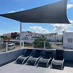 Spacious Villa. Large Rooftop. 4 Bedroom Sleeps 8