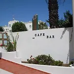 Small Cozy Flat By The Pool And By The Sea