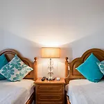 Regueiro Quarteira Beach Apartment
