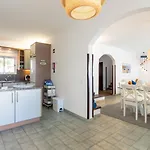 Modern Algarve Villa With Heated Pool And Beach Access