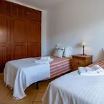 Sunny 2Bdr House W/ Private Pool By Lovelystay