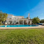 Peaceful 4BR villa on Gramacho golf resort w/ private pool