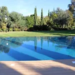 Country Club By Garvetur
