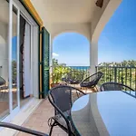 Cozy & Luxurious Getaway - 3 Decks Oceanview & Pool - Casa Attfield