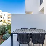 Luxury Townhouse With Pool In Alvor