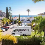 Beautiful Seaview 2 Bedroom Apartment