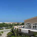 Fairviews Villa On Boavista Golf Resort