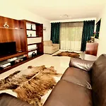 Center Oura Beach Apartment