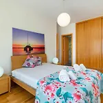 Marina View - Dream Lodging