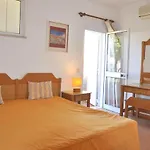 A Modern, Comfortable And Well Equipped Linked Villa With Private Pool And A/C