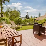 Gorgeous 2Bdr Apartment W/Patio & Pool By Lovelystay