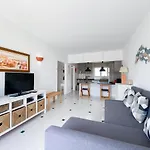 Charming Apartment At Meia Praia #1866