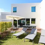 Villa Sadler- Clever Details, Central Vilamoura, Sleeps 6, Luxury, Walking Distance (Adults Only)