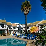 B12 - Pool And Sun Apartment