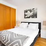 Whome Family Holidays W/ S-Pool, Ac, Elevator & Garage