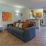 Sunny 1Bdr Apartment W/ Balcony & Pool In Portimao By Lovelystay