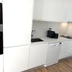 White Pearl Apartment Central Confy Spacious