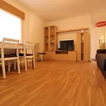Elegant Apartment With City View In Portimao 80 M² Parking