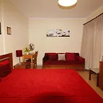Charming Apartment In Portimao With Pool