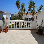 The Swallow'S Rest Beach House - Meia Praia