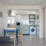 Cosy Beach Apartment In Albufeira Centre