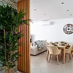 Flh Lagos Central Flat With Terrace
